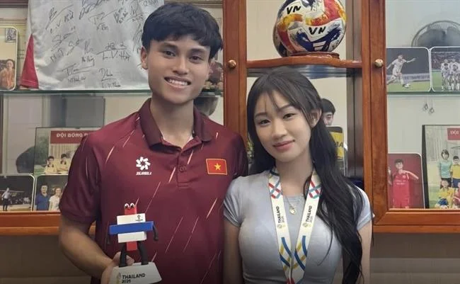 Hình ảnh sân vận động và các môn thể thao, biểu thị thế giới cá cược thể thao đa dạng tại hm88 cổng game.