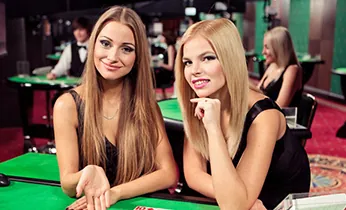 Dịch vụ khách hàng 24/7 hm88 cổng game